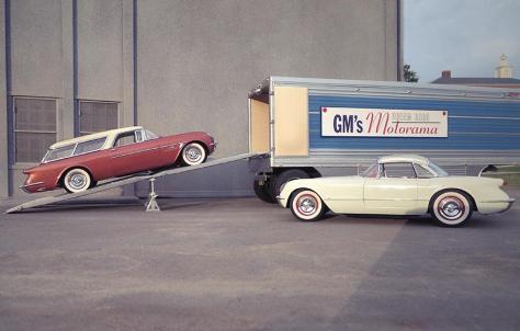 Michael Paul Smith is the perfect example of an artist with a passion for what he does. For the last 25 years, he has spent some of his spare and much of his professional time making miniature models and photographing them, creating a gallery of vintage car photographs from a fictional 1950s American town called Elgin Park.